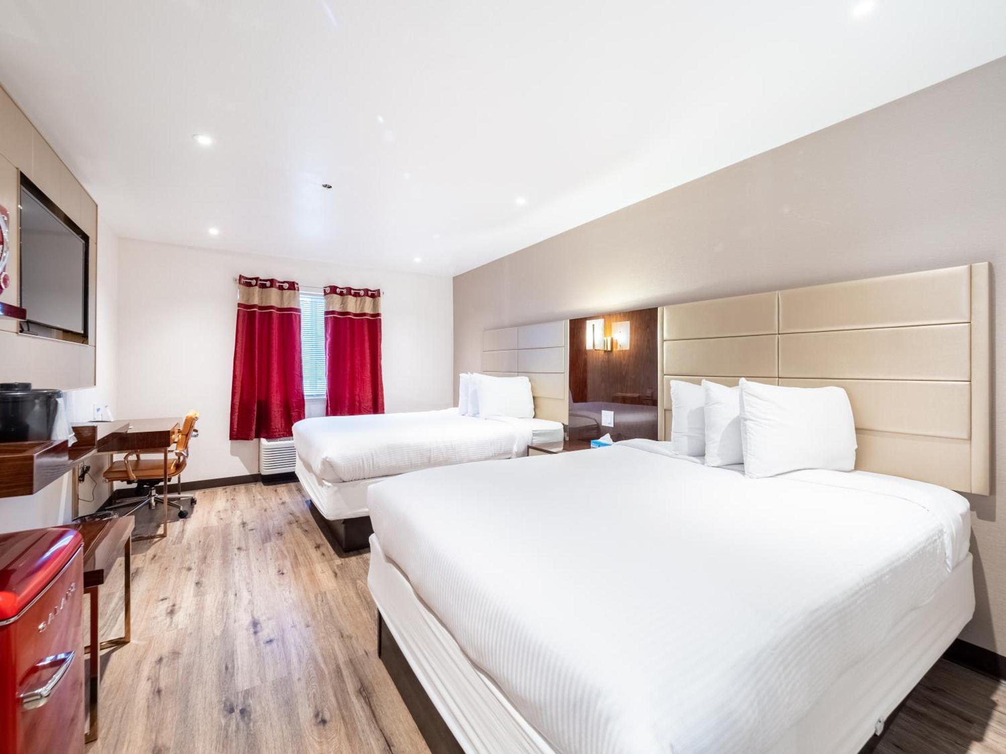Baymont By Wyndham Anderson Motel Екстериор снимка