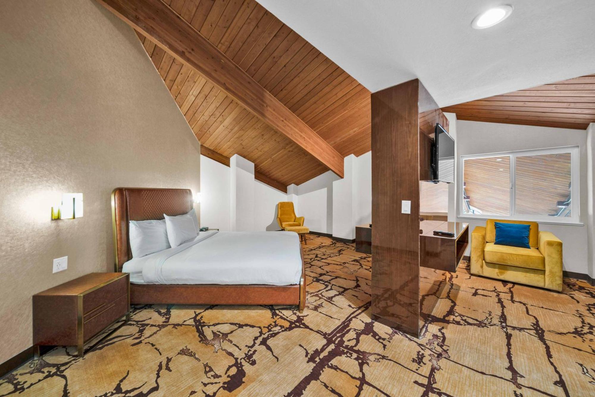 Baymont By Wyndham Anderson Motel Екстериор снимка
