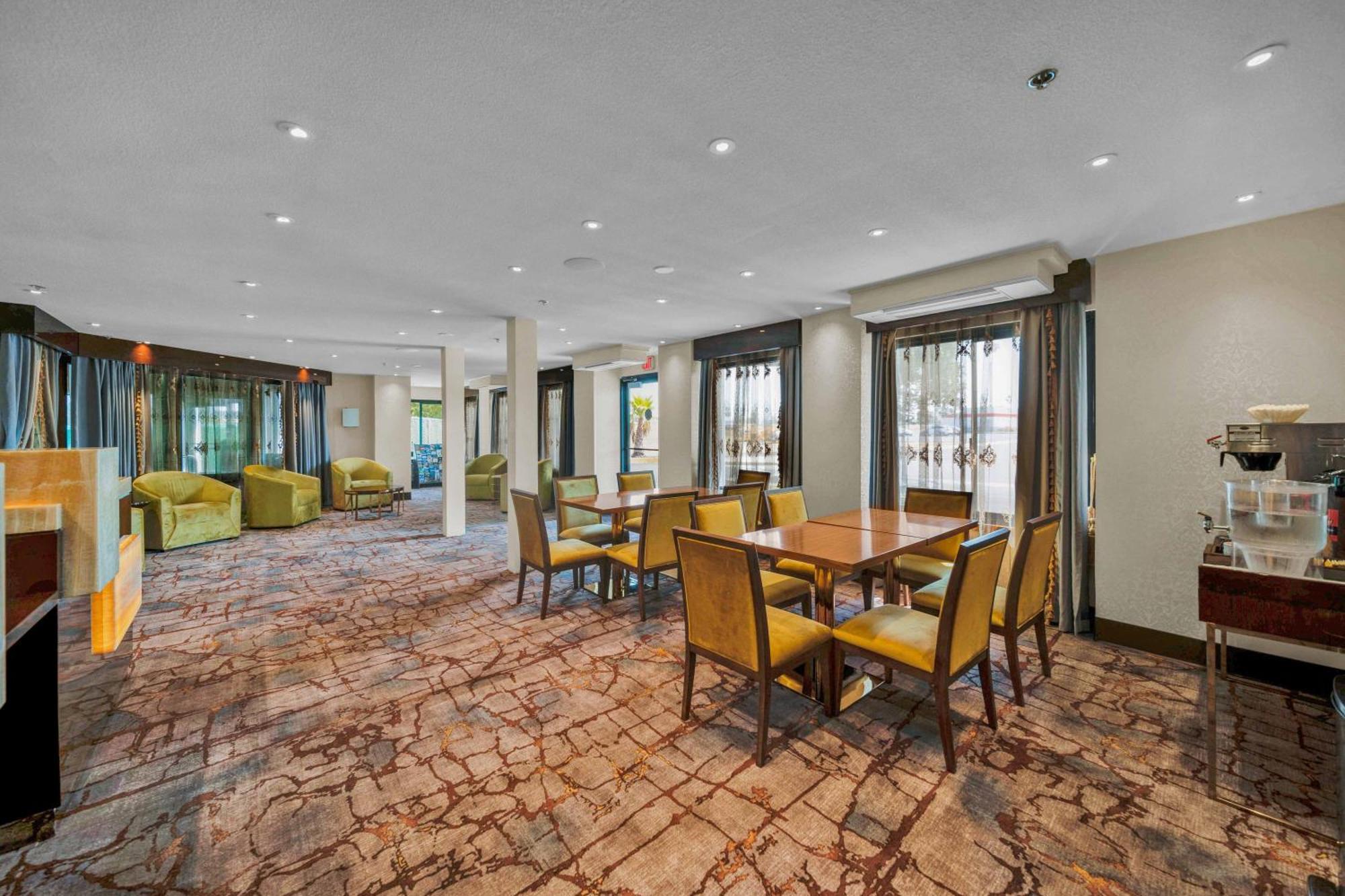 Baymont By Wyndham Anderson Motel Екстериор снимка