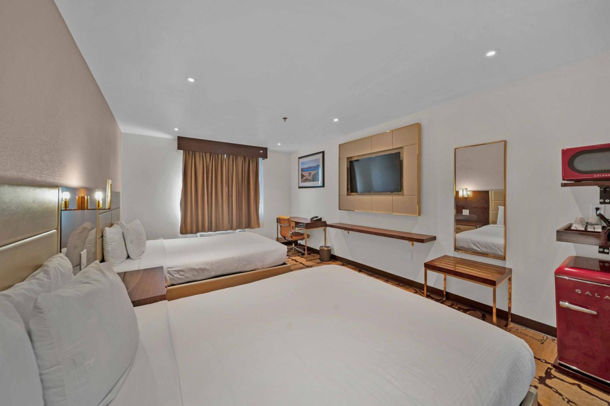Baymont By Wyndham Anderson Motel Екстериор снимка